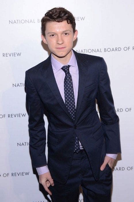 tom holland actor height weight.